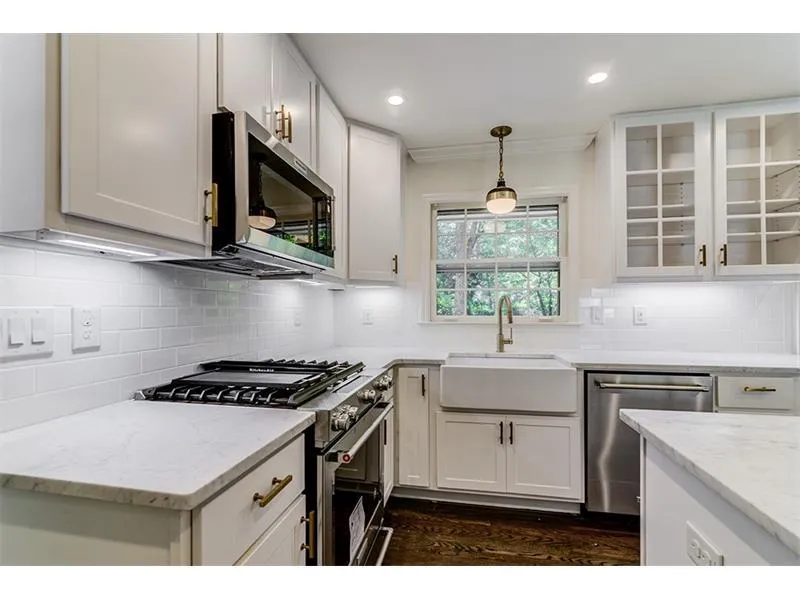 515 Old Creek Road, Sandy Springs, Georgia 30342, 3 Bedrooms Bedrooms, ,2 BathroomsBathrooms,Residential,Sold,515 Old Creek Road,5870230
