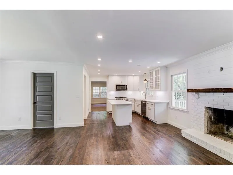 515 Old Creek Road, Sandy Springs, Georgia 30342, 3 Bedrooms Bedrooms, ,2 BathroomsBathrooms,Residential,Sold,515 Old Creek Road,5870230