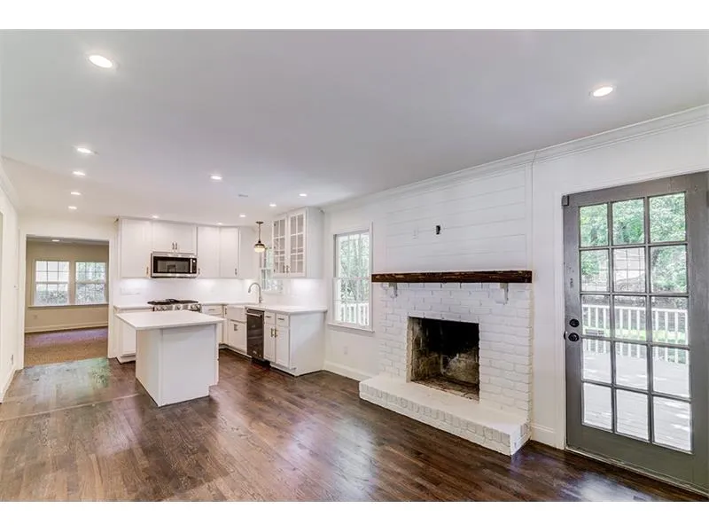 515 Old Creek Road, Sandy Springs, Georgia 30342, 3 Bedrooms Bedrooms, ,2 BathroomsBathrooms,Residential,Sold,515 Old Creek Road,5870230