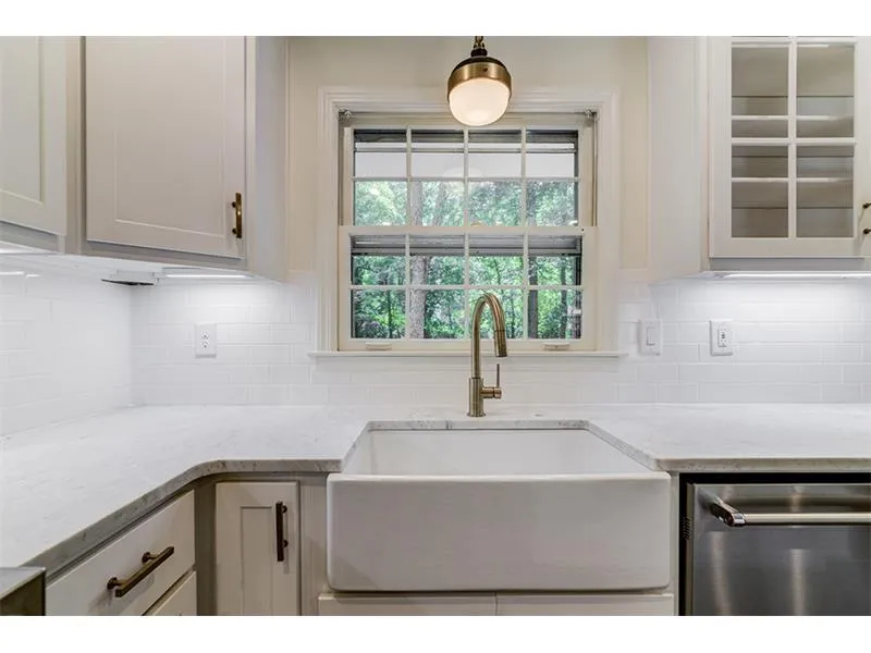 515 Old Creek Road, Sandy Springs, Georgia 30342, 3 Bedrooms Bedrooms, ,2 BathroomsBathrooms,Residential,Sold,515 Old Creek Road,5870230