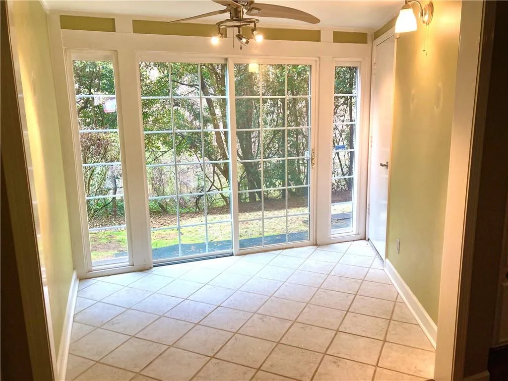 704 Garden Court, Sandy Springs, Georgia 30328, 2 Bedrooms Bedrooms, ,2 BathroomsBathrooms,Residential,Sold,704 Garden Court,7183526