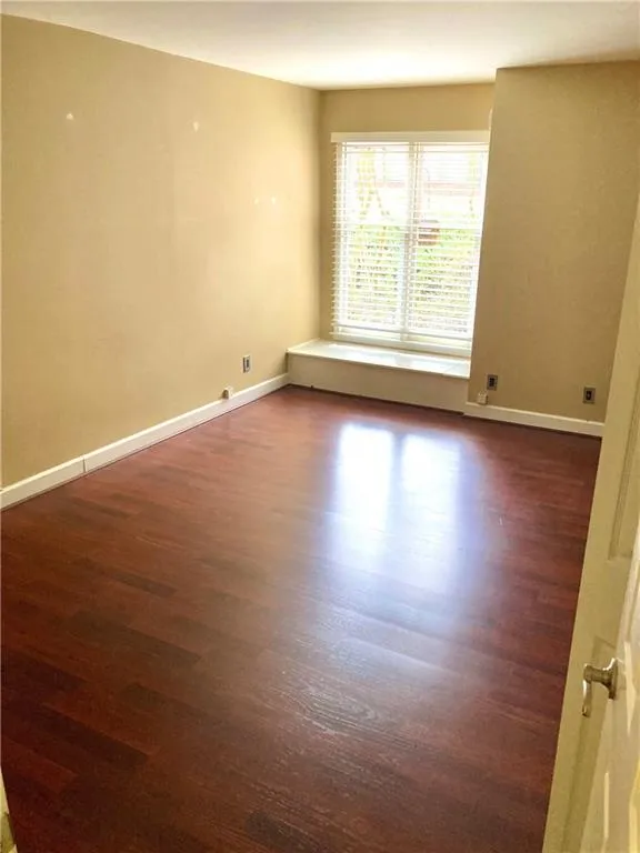 704 Garden Court, Sandy Springs, Georgia 30328, 2 Bedrooms Bedrooms, ,2 BathroomsBathrooms,Residential,Sold,704 Garden Court,7183526