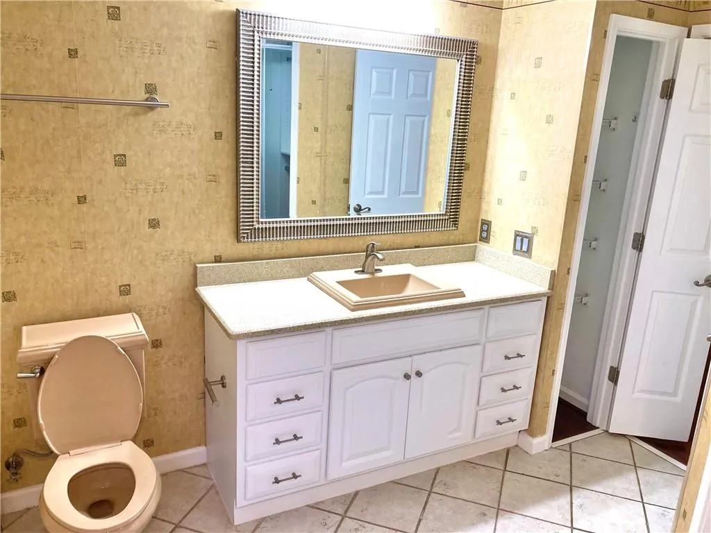 704 Garden Court, Sandy Springs, Georgia 30328, 2 Bedrooms Bedrooms, ,2 BathroomsBathrooms,Residential,Sold,704 Garden Court,7183526