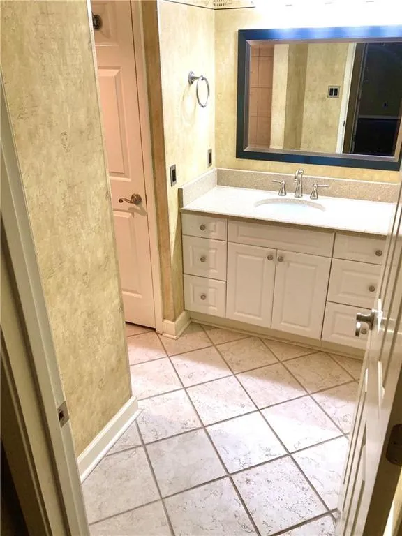 704 Garden Court, Sandy Springs, Georgia 30328, 2 Bedrooms Bedrooms, ,2 BathroomsBathrooms,Residential,Sold,704 Garden Court,7183526