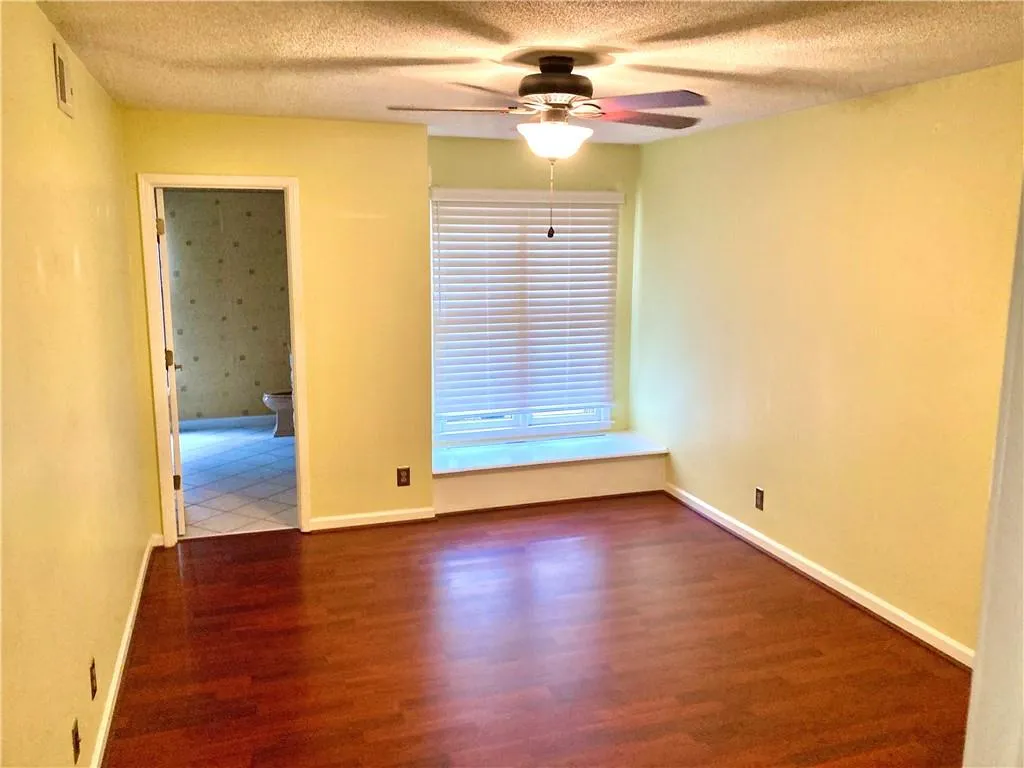 704 Garden Court, Sandy Springs, Georgia 30328, 2 Bedrooms Bedrooms, ,2 BathroomsBathrooms,Residential,Sold,704 Garden Court,7183526