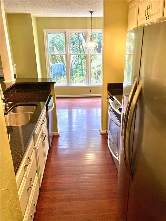704 Garden Court, Sandy Springs, Georgia 30328, 2 Bedrooms Bedrooms, ,2 BathroomsBathrooms,Residential,Sold,704 Garden Court,7183526