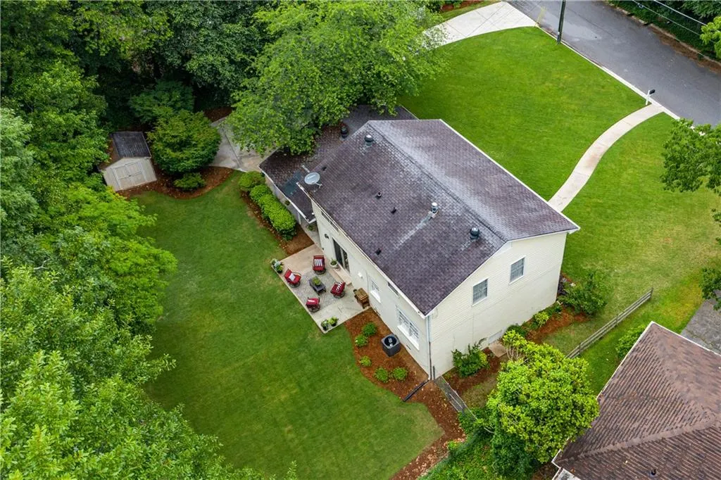 305 Forest Valley Court, Atlanta, Georgia 30342, 4 Bedrooms Bedrooms, ,2 BathroomsBathrooms,Residential,Sold,305 Forest Valley Court,6737440