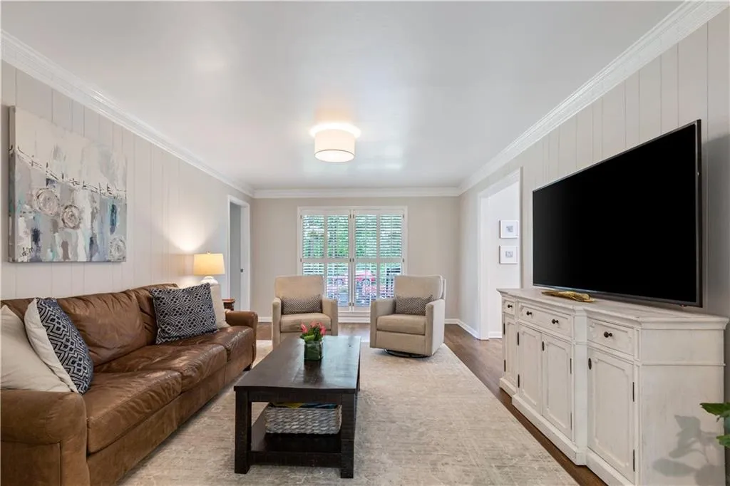 305 Forest Valley Court, Atlanta, Georgia 30342, 4 Bedrooms Bedrooms, ,2 BathroomsBathrooms,Residential,Sold,305 Forest Valley Court,6737440