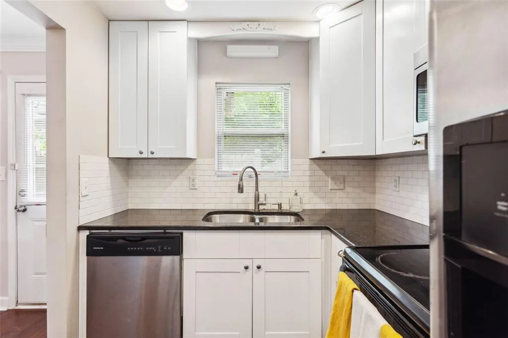 265 Winding River Drive Unit #b, Sandy Springs, Georgia 30350, 2 Bedrooms Bedrooms, ,1 BathroomBathrooms,Residential,Sold,265 Winding River Drive Unit #b,7219166 265 Winding River Drive Unit #b, Sandy Springs, Georgia 30350, 2 Bedrooms Bedrooms, ,1 BathroomBathrooms,Residential,Sold,265 Winding River Drive Unit #b,7219166