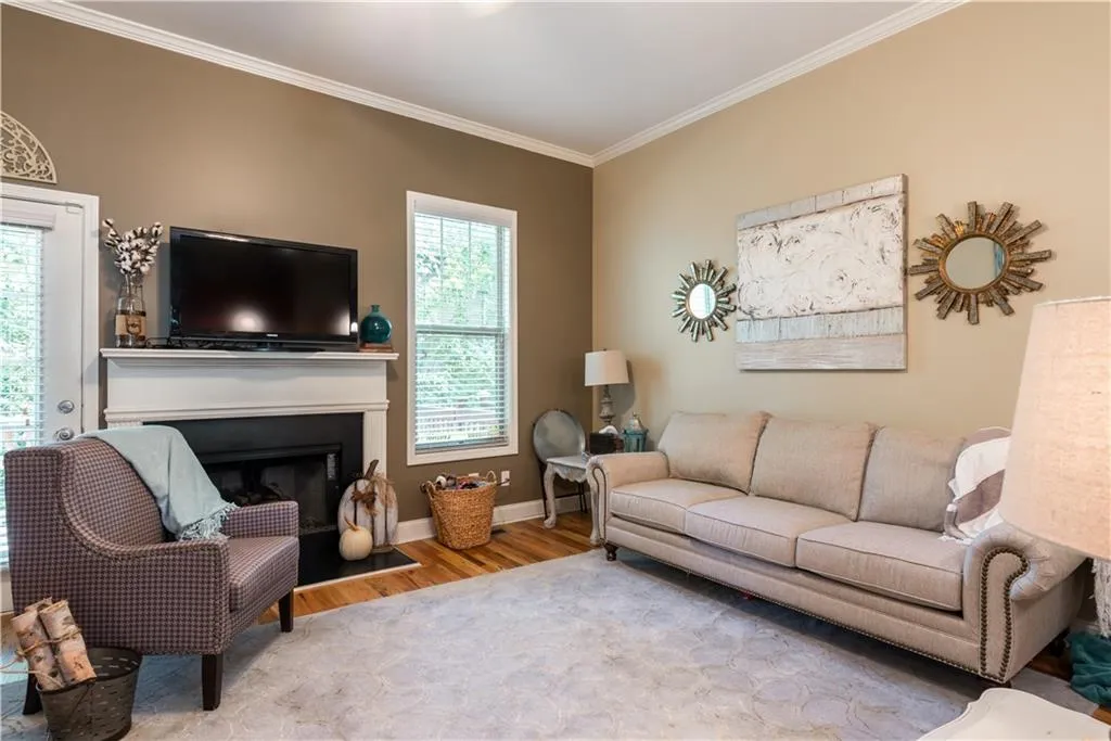1929 Sterling Oaks Circle Ne, Brookhaven, Georgia 30319, 3 Bedrooms Bedrooms, ,3 BathroomsBathrooms,Residential,Sold,1929 Sterling Oaks Circle Ne,5915957