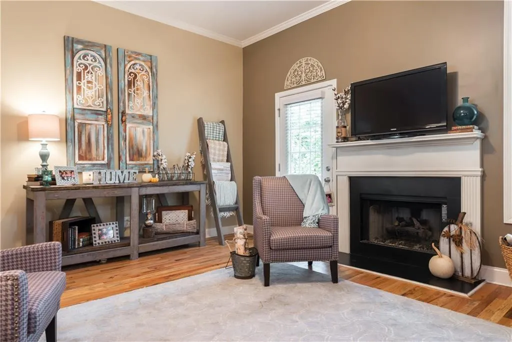 1929 Sterling Oaks Circle Ne, Brookhaven, Georgia 30319, 3 Bedrooms Bedrooms, ,3 BathroomsBathrooms,Residential,Sold,1929 Sterling Oaks Circle Ne,5915957
