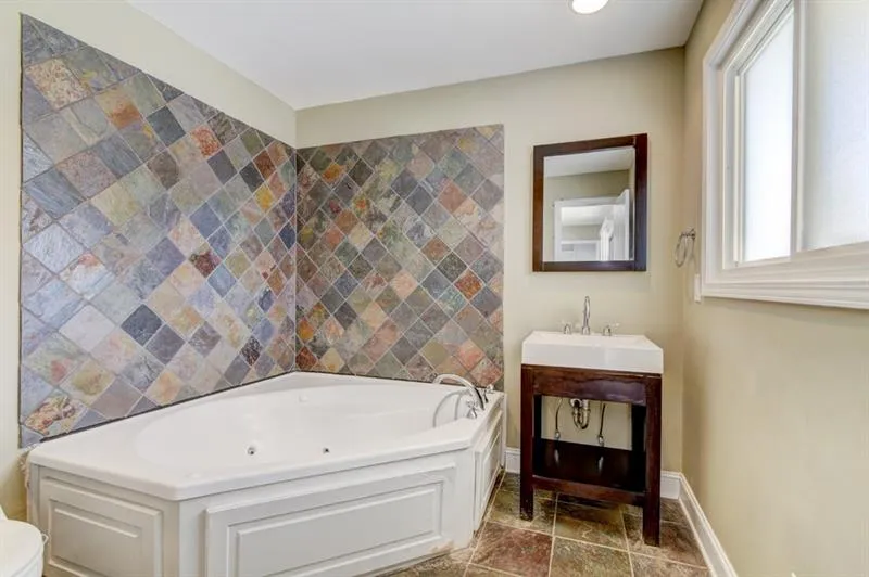 350 River Knoll Drive Nw, Atlanta, Georgia 30328, 4 Bedrooms Bedrooms, ,4 BathroomsBathrooms,Residential,Sold,350 River Knoll Drive Nw,6585604
