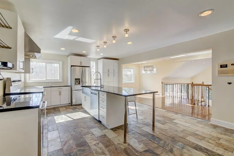 350 River Knoll Drive Nw, Atlanta, Georgia 30328, 4 Bedrooms Bedrooms, ,4 BathroomsBathrooms,Residential,Sold,350 River Knoll Drive Nw,6585604