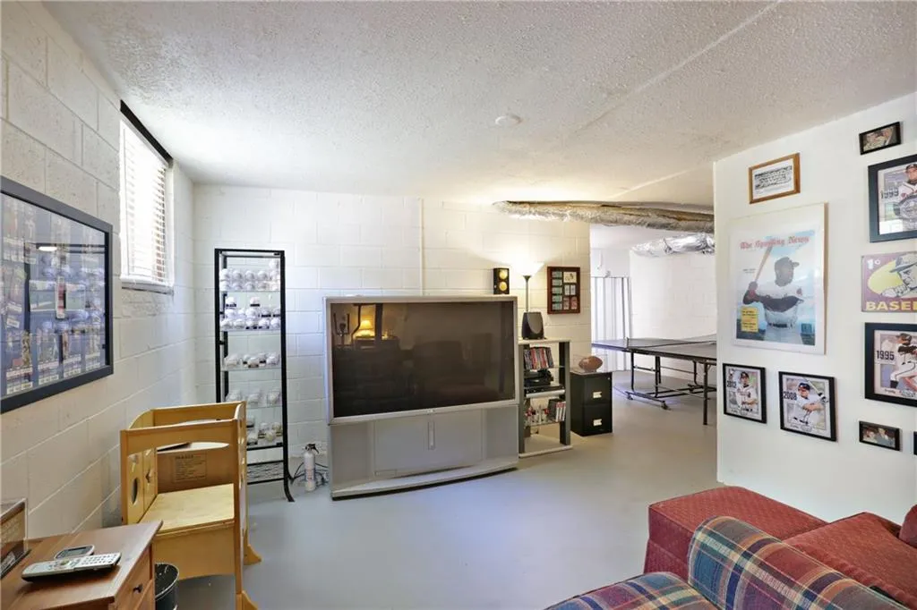 7205 Duncourtney Drive, Atlanta, Georgia 30328, 3 Bedrooms Bedrooms, ,2 BathroomsBathrooms,Residential,Sold,7205 Duncourtney Drive,5905651