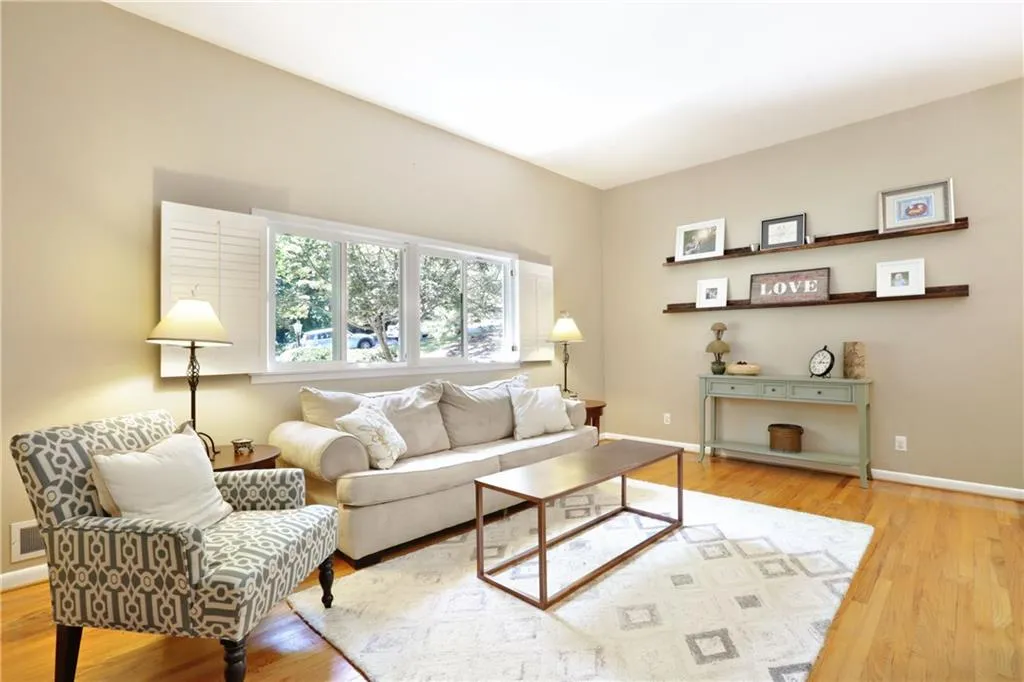 7205 Duncourtney Drive, Atlanta, Georgia 30328, 3 Bedrooms Bedrooms, ,2 BathroomsBathrooms,Residential,Sold,7205 Duncourtney Drive,5905651