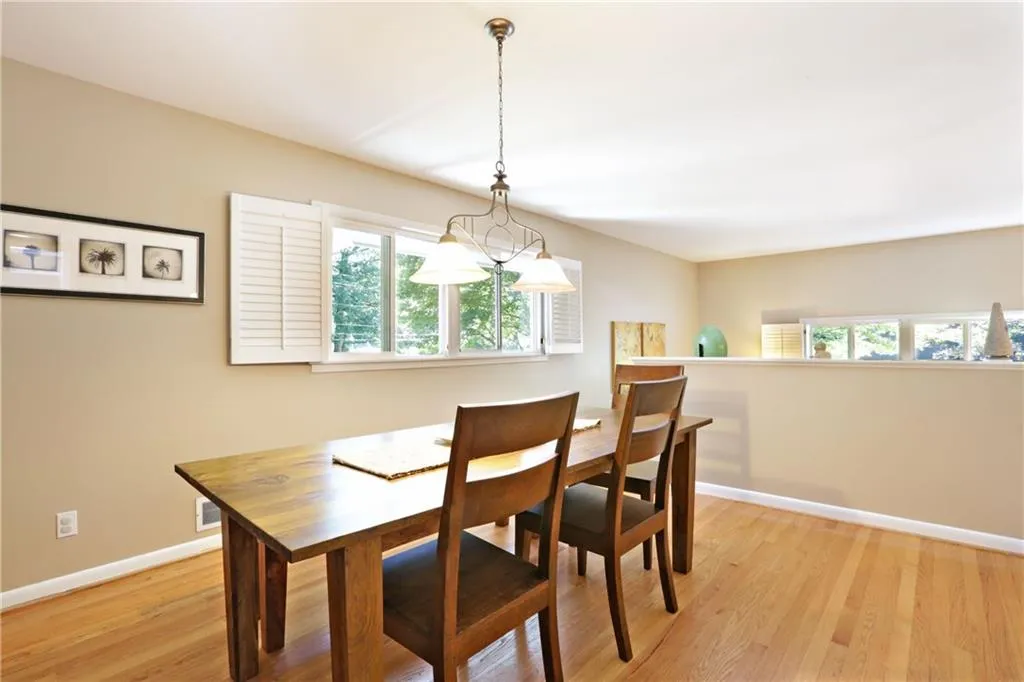 7205 Duncourtney Drive, Atlanta, Georgia 30328, 3 Bedrooms Bedrooms, ,2 BathroomsBathrooms,Residential,Sold,7205 Duncourtney Drive,5905651
