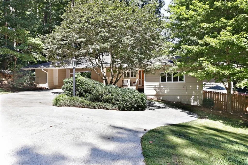 7205 Duncourtney Drive, Atlanta, Georgia 30328, 3 Bedrooms Bedrooms, ,2 BathroomsBathrooms,Residential,Sold,7205 Duncourtney Drive,5905651