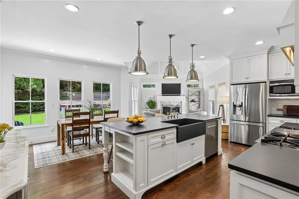 630 Timm Valley Road Ne, Atlanta, Georgia 30305, 6 Bedrooms Bedrooms, 0 ,5 BathroomsBathrooms,Residential,For Sale,630 Timm Valley Road Ne,7837998