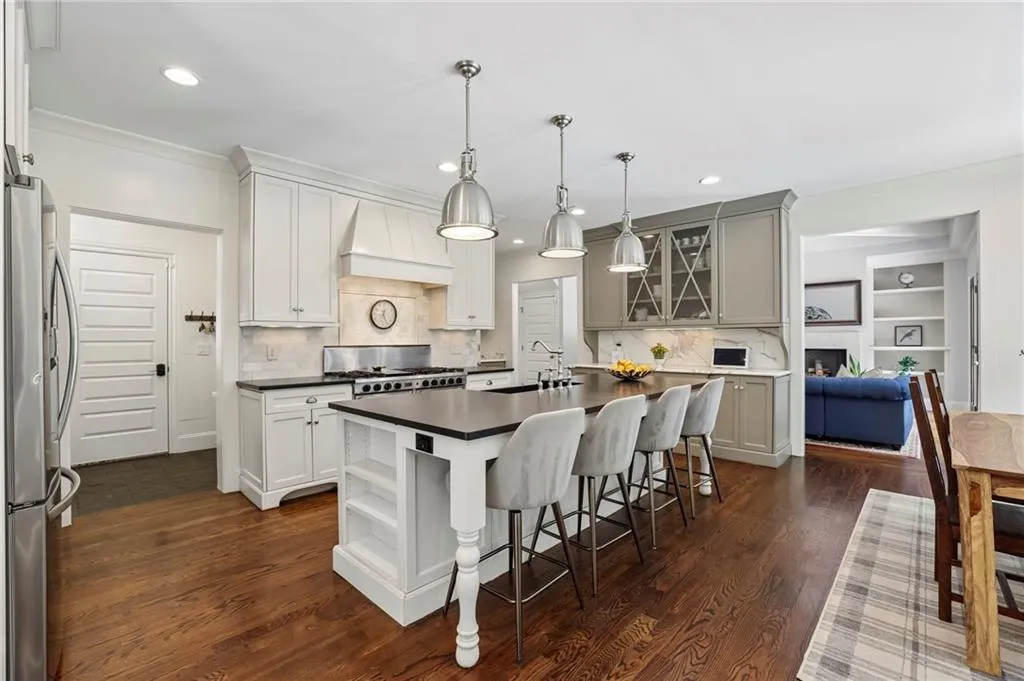 630 Timm Valley Road Ne, Atlanta, Georgia 30305, 6 Bedrooms Bedrooms, 0 ,5 BathroomsBathrooms,Residential,For Sale,630 Timm Valley Road Ne,7837998