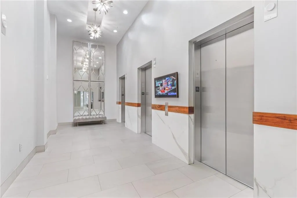 250 Pharr Road Ne Unit 1517, Atlanta, Georgia 30305, 1 Bedroom Bedrooms, ,1 BathroomBathrooms,Residential,For Sale,250 Pharr Road Ne Unit 1517,7608757