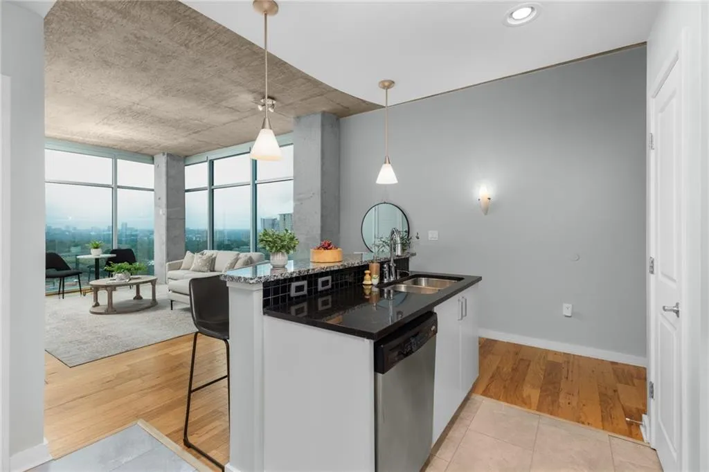 250 Pharr Road Ne Unit 1517, Atlanta, Georgia 30305, 1 Bedroom Bedrooms, ,1 BathroomBathrooms,Residential,For Sale,250 Pharr Road Ne Unit 1517,7608757