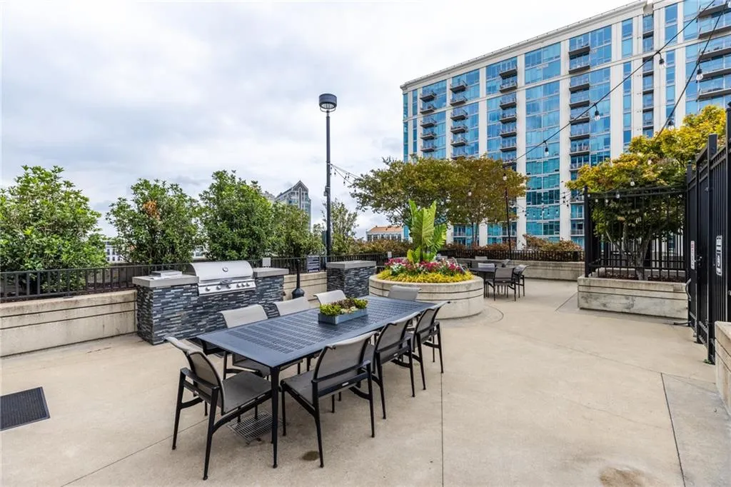 250 Pharr Road Ne Unit 1517, Atlanta, Georgia 30305, 1 Bedroom Bedrooms, ,1 BathroomBathrooms,Residential,For Sale,250 Pharr Road Ne Unit 1517,7608757