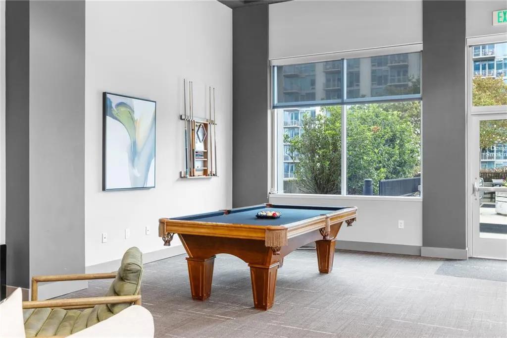 250 Pharr Road Ne Unit 1517, Atlanta, Georgia 30305, 1 Bedroom Bedrooms, ,1 BathroomBathrooms,Residential,For Sale,250 Pharr Road Ne Unit 1517,7608757