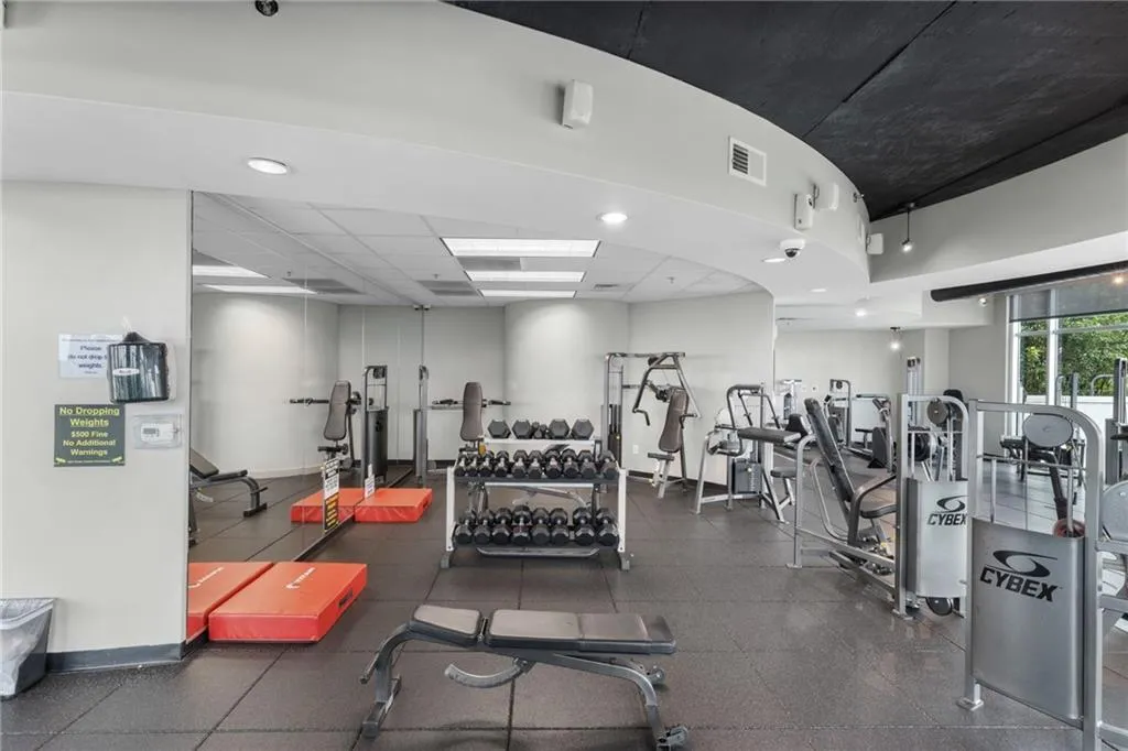 250 Pharr Road Ne Unit 1517, Atlanta, Georgia 30305, 1 Bedroom Bedrooms, ,1 BathroomBathrooms,Residential,For Sale,250 Pharr Road Ne Unit 1517,7608757