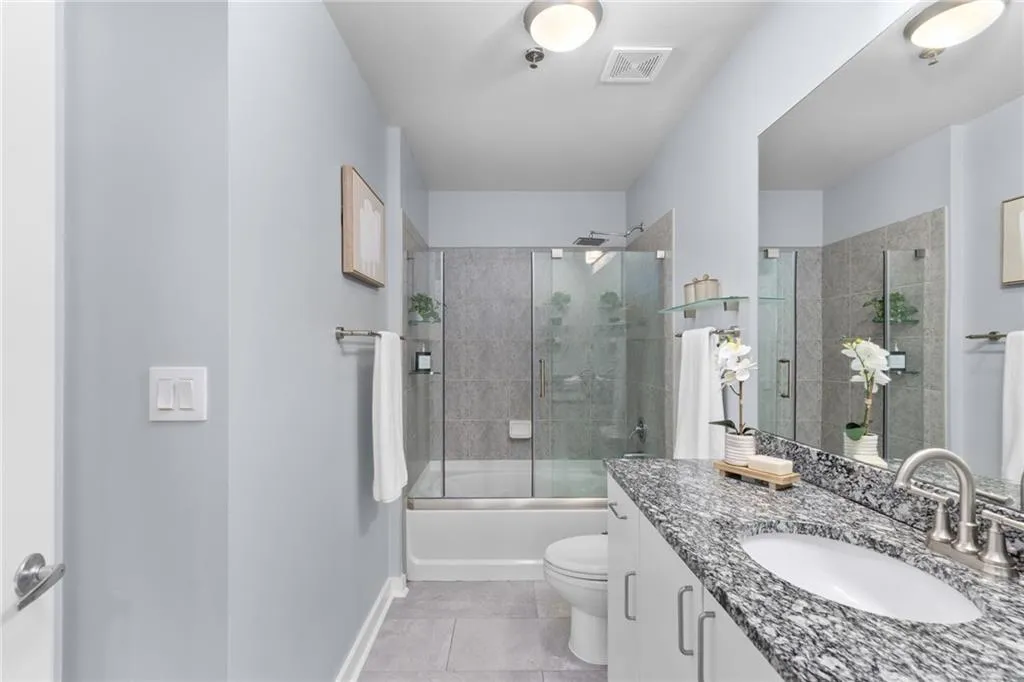 250 Pharr Road Ne Unit 1517, Atlanta, Georgia 30305, 1 Bedroom Bedrooms, ,1 BathroomBathrooms,Residential,For Sale,250 Pharr Road Ne Unit 1517,7608757