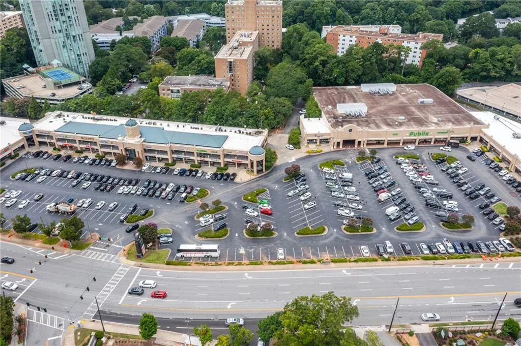 250 Pharr Road Ne Unit 1517, Atlanta, Georgia 30305, 1 Bedroom Bedrooms, ,1 BathroomBathrooms,Residential,For Sale,250 Pharr Road Ne Unit 1517,7608757