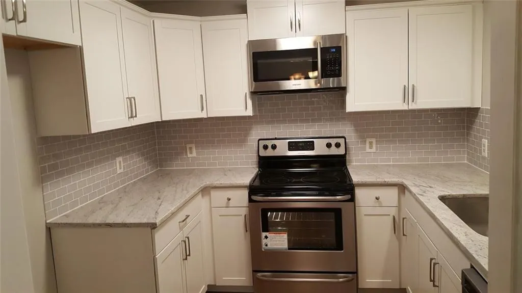 808 Abingdon Way, Sandy Springs, Georgia 30328, 1 Bedroom Bedrooms, ,1 BathroomBathrooms,Residential,Sold,808 Abingdon Way,5922769