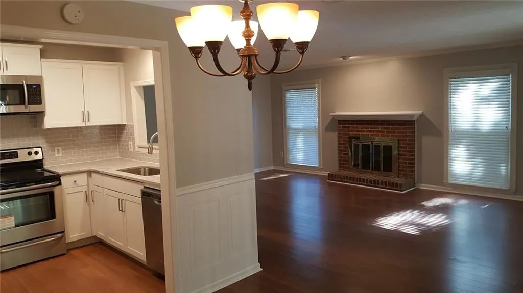 808 Abingdon Way, Sandy Springs, Georgia 30328, 1 Bedroom Bedrooms, ,1 BathroomBathrooms,Residential,Sold,808 Abingdon Way,5922769