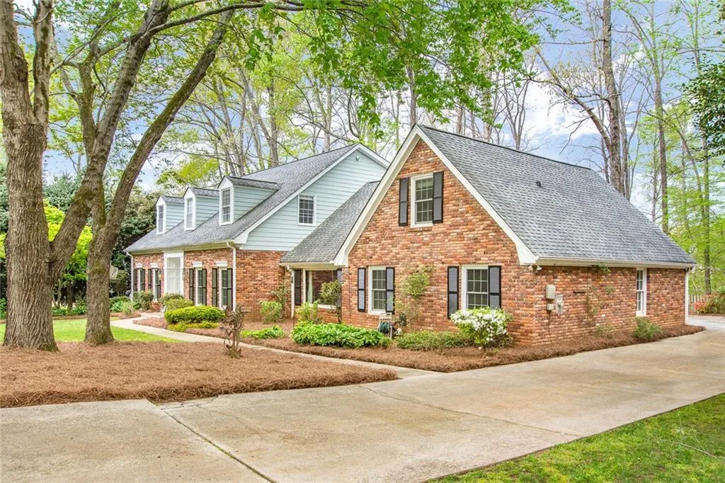 775 Old Campus Trail, Atlanta, Georgia 30328, 5 Bedrooms Bedrooms, ,3 BathroomsBathrooms,Residential,Sold,775 Old Campus Trail,6535276