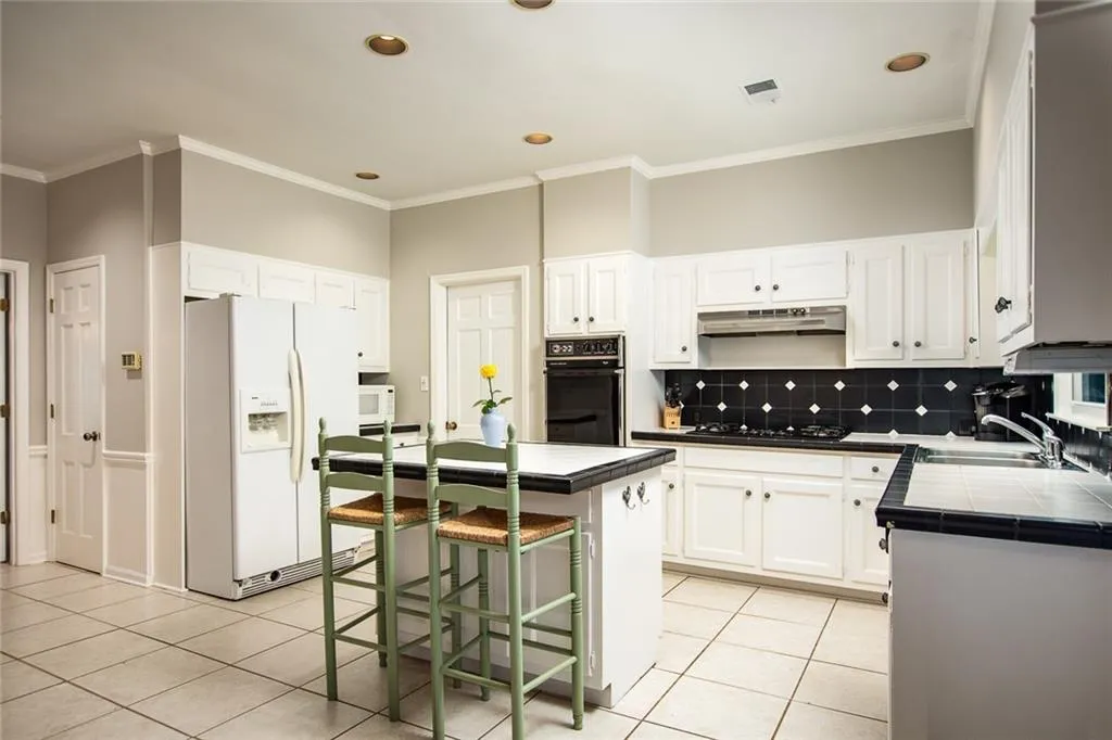 775 Old Campus Trail, Atlanta, Georgia 30328, 5 Bedrooms Bedrooms, ,3 BathroomsBathrooms,Residential,Sold,775 Old Campus Trail,6535276