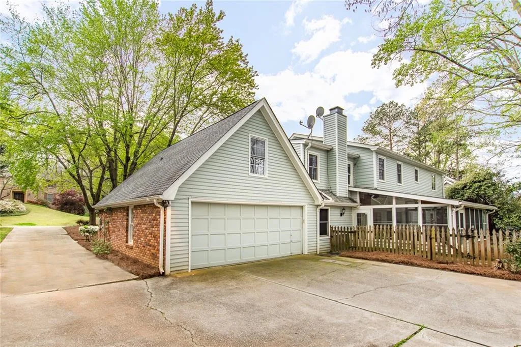 775 Old Campus Trail, Atlanta, Georgia 30328, 5 Bedrooms Bedrooms, ,3 BathroomsBathrooms,Residential,Sold,775 Old Campus Trail,6535276
