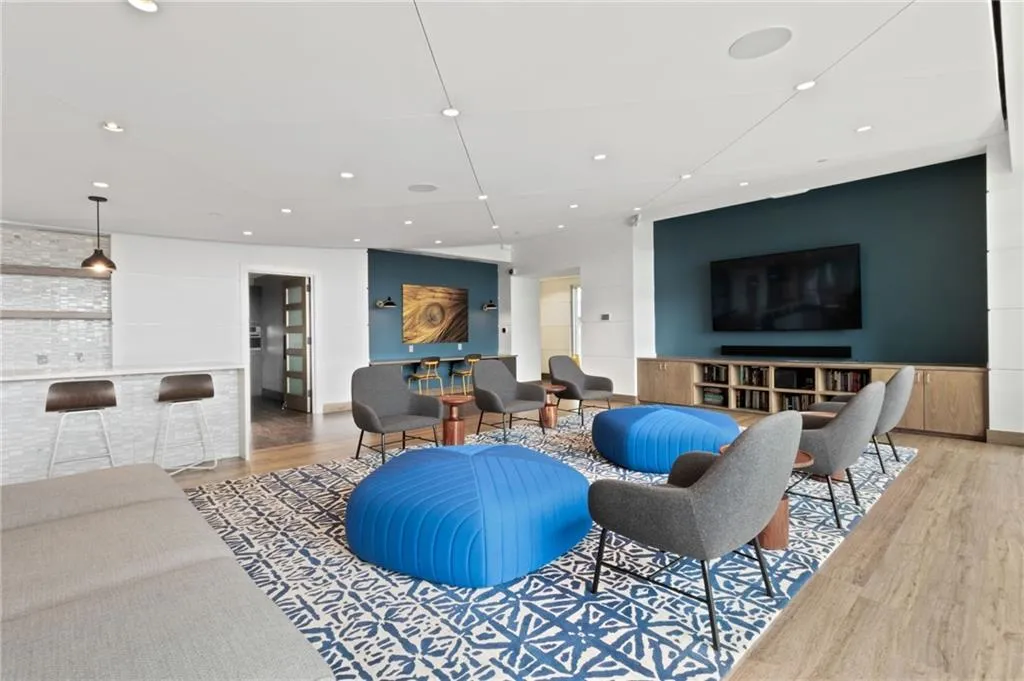 943 Peachtree Street Ne Unit 1910, Atlanta, Georgia 30309, 2 Bedrooms Bedrooms, ,2 BathroomsBathrooms,Residential,For Sale,943 Peachtree Street Ne Unit 1910,7631755