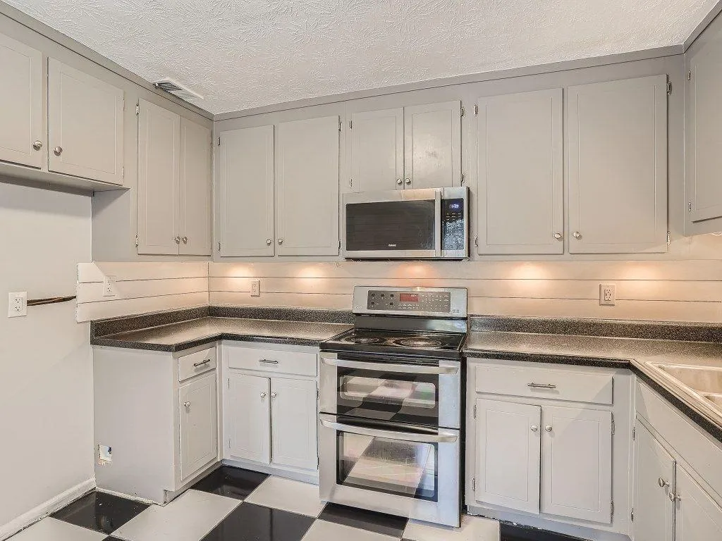 380 N. River Parkway Unit D, Sandy Springs, Georgia 30350, 3 Bedrooms Bedrooms, ,2 BathroomsBathrooms,Residential,Sold,380 N. River Parkway Unit D,7117222
