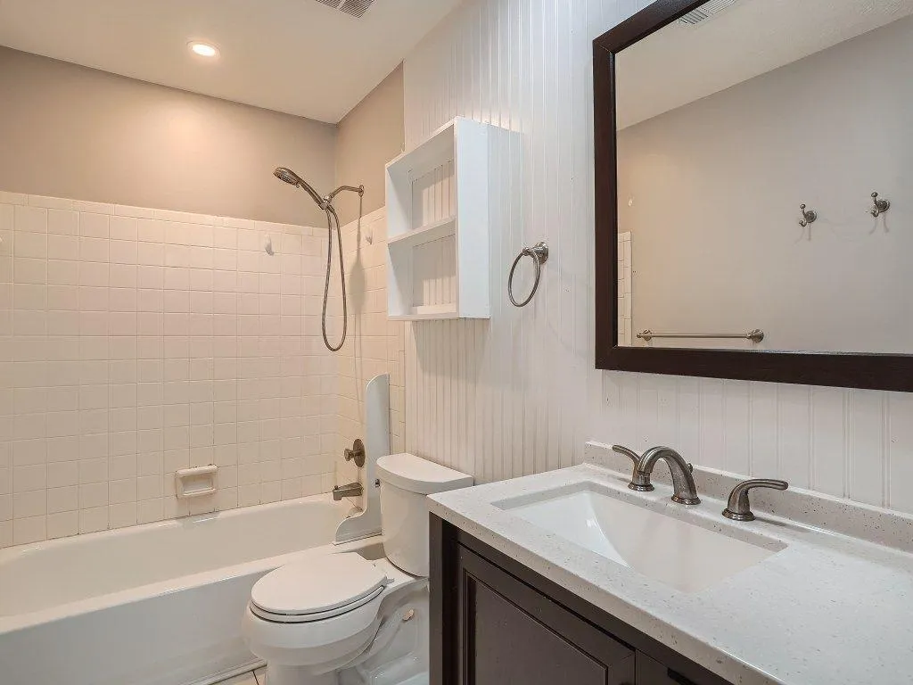380 N. River Parkway Unit D, Sandy Springs, Georgia 30350, 3 Bedrooms Bedrooms, ,2 BathroomsBathrooms,Residential,Sold,380 N. River Parkway Unit D,7117222