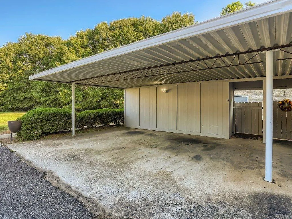 380 N. River Parkway Unit D, Sandy Springs, Georgia 30350, 3 Bedrooms Bedrooms, ,2 BathroomsBathrooms,Residential,Sold,380 N. River Parkway Unit D,7117222