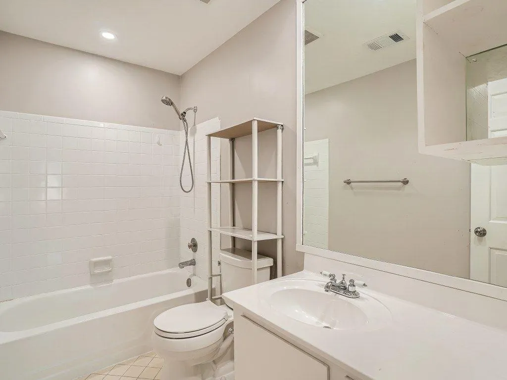 380 N. River Parkway Unit D, Sandy Springs, Georgia 30350, 3 Bedrooms Bedrooms, ,2 BathroomsBathrooms,Residential,Sold,380 N. River Parkway Unit D,7117222