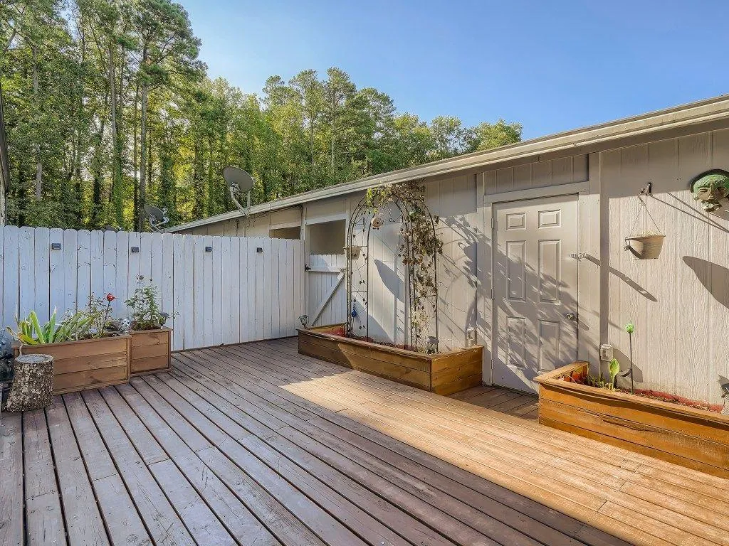380 N. River Parkway Unit D, Sandy Springs, Georgia 30350, 3 Bedrooms Bedrooms, ,2 BathroomsBathrooms,Residential,Sold,380 N. River Parkway Unit D,7117222