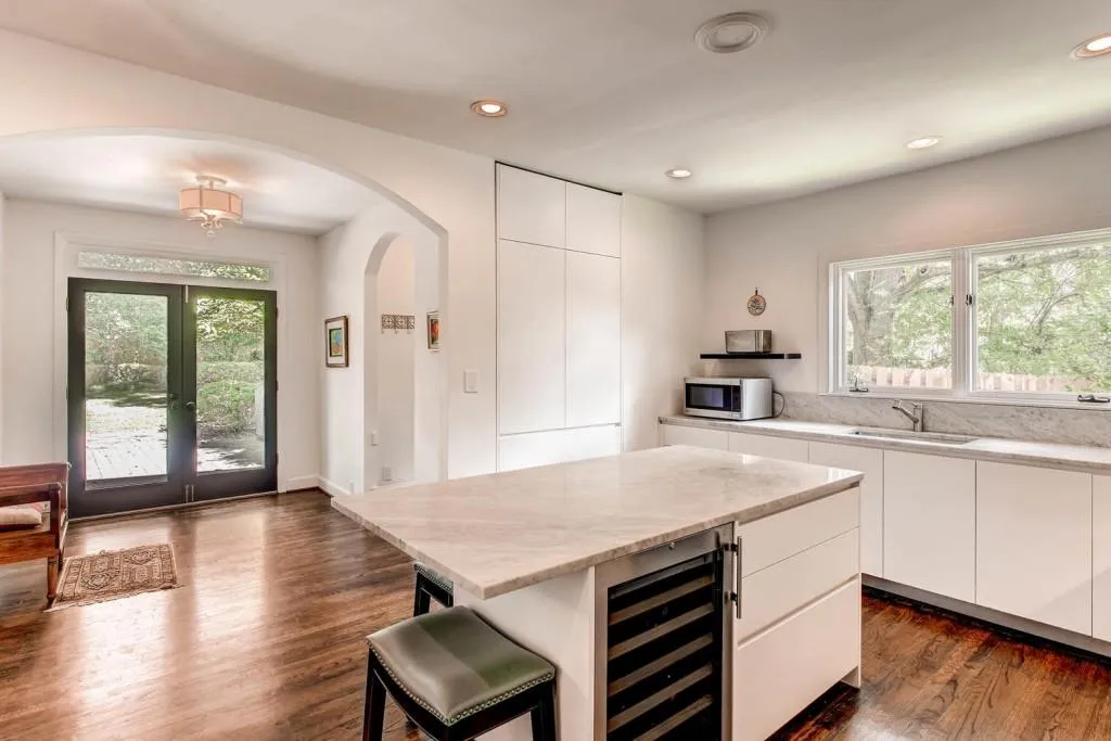 2720 N Hills Drive Ne, Atlanta, Georgia 30305, 5 Bedrooms Bedrooms, ,4 BathroomsBathrooms,Residential,Sold,2720 N Hills Drive Ne,5739218