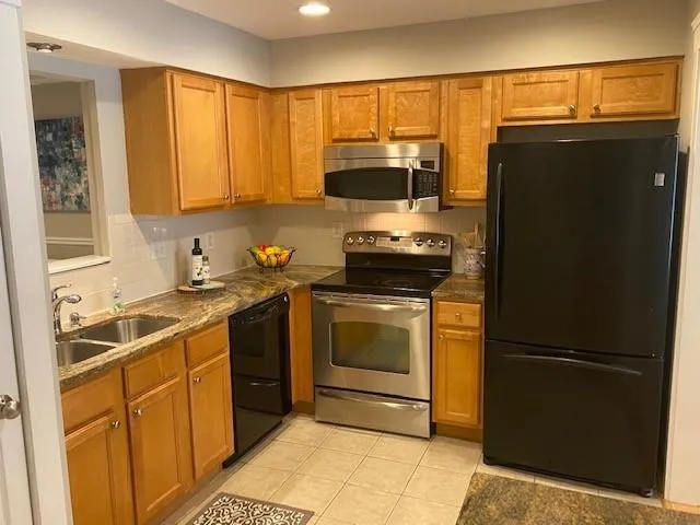 235 Peachtree Hollow Court Unit 235, Sandy Springs, Georgia 30328, 2 Bedrooms Bedrooms, ,2 BathroomsBathrooms,Residential,Sold,235 Peachtree Hollow Court Unit 235,6747983