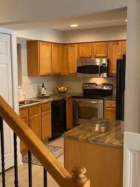 235 Peachtree Hollow Court Unit 235, Sandy Springs, Georgia 30328, 2 Bedrooms Bedrooms, ,2 BathroomsBathrooms,Residential,Sold,235 Peachtree Hollow Court Unit 235,6747983