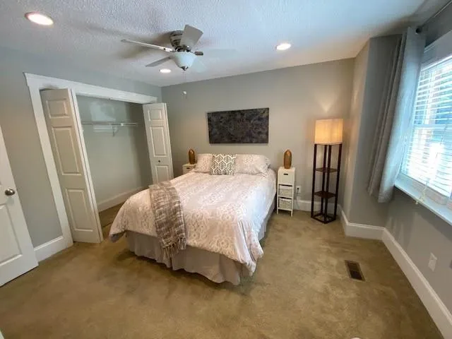 235 Peachtree Hollow Court Unit 235, Sandy Springs, Georgia 30328, 2 Bedrooms Bedrooms, ,2 BathroomsBathrooms,Residential,Sold,235 Peachtree Hollow Court Unit 235,6747983
