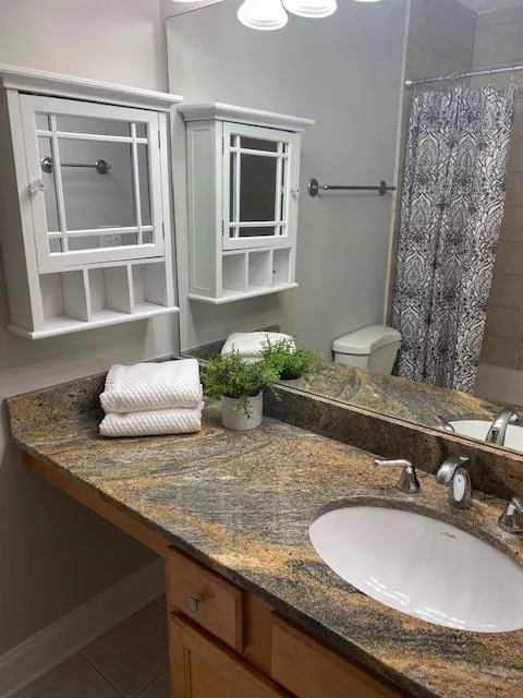 235 Peachtree Hollow Court Unit 235, Sandy Springs, Georgia 30328, 2 Bedrooms Bedrooms, ,2 BathroomsBathrooms,Residential,Sold,235 Peachtree Hollow Court Unit 235,6747983