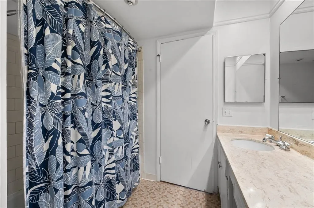 6851 Roswell Road Unit D28, Atlanta, Georgia 30328, 2 Bedrooms Bedrooms, ,2 BathroomsBathrooms,Residential,For Sale,6851 Roswell Road Unit D28,7743766