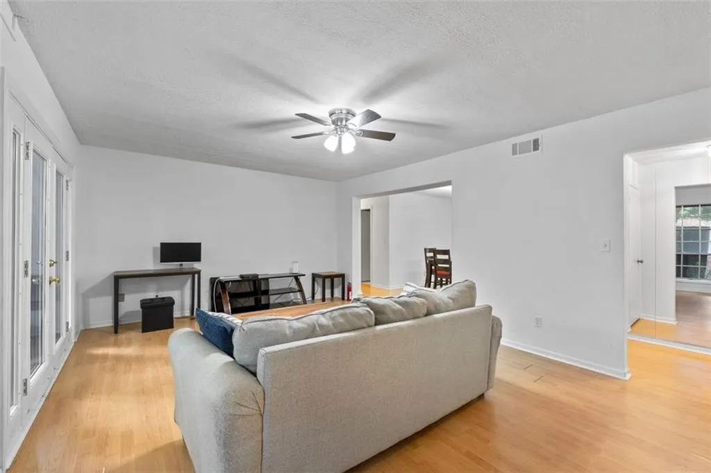 6851 Roswell Road Unit D28, Atlanta, Georgia 30328, 2 Bedrooms Bedrooms, ,2 BathroomsBathrooms,Residential,For Sale,6851 Roswell Road Unit D28,7743766