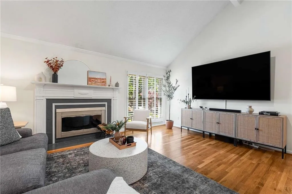 1420 Defoors Drive Nw, Atlanta, Georgia 30318, 2 Bedrooms Bedrooms, ,2 BathroomsBathrooms,Residential,Sold,1420 Defoors Drive Nw,7565126