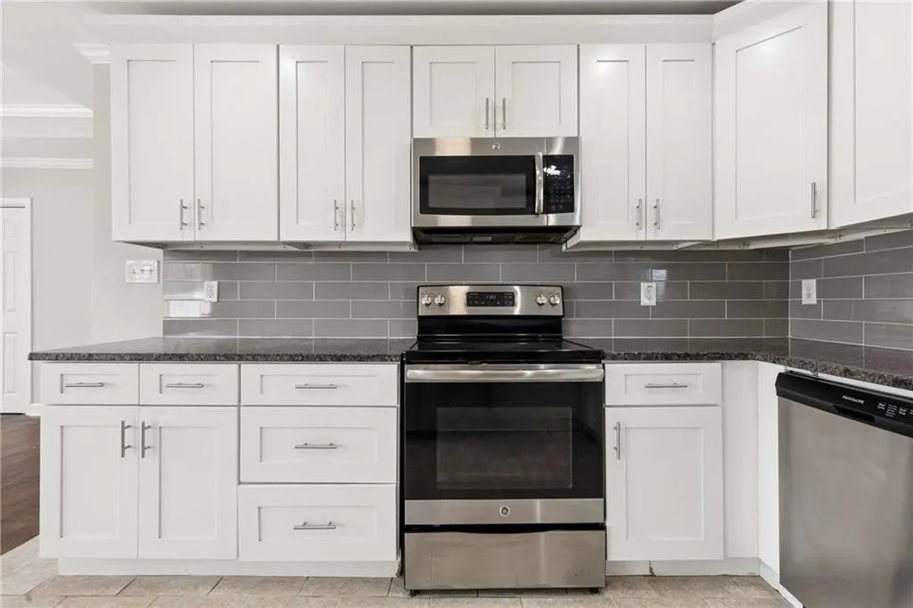 2411 Harvel Drive Nw, Atlanta, Georgia 30318, 3 Bedrooms Bedrooms, 0 ,3 BathroomsBathrooms,Residential,For Sale,2411 Harvel Drive Nw,7737683